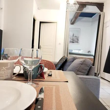 A Deux Pas Des Halles - Hypercentre - Ideal Couple Apartment *